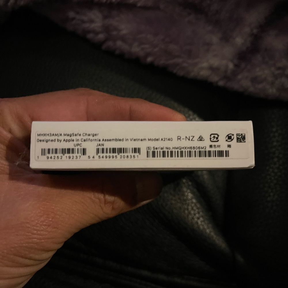 Apple MagSafe Charger - Picture 3 of 3